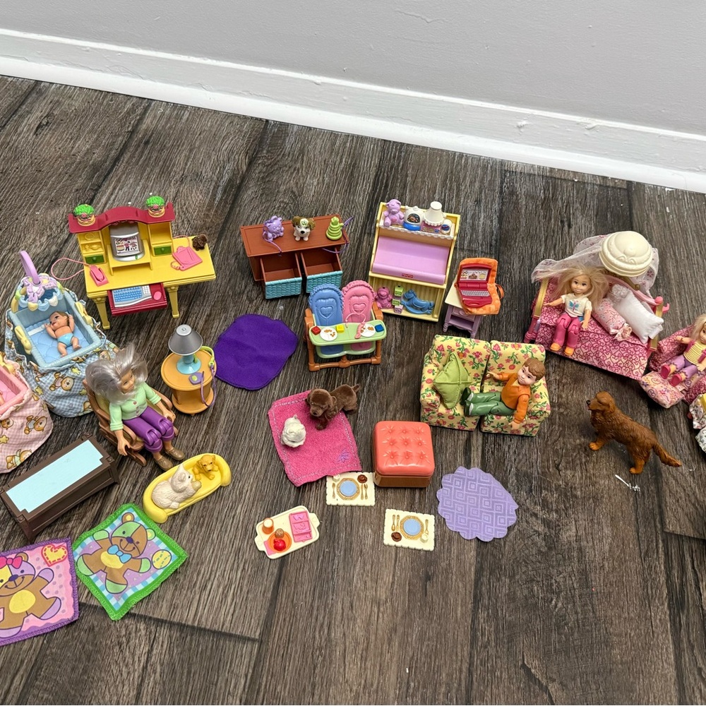 Dollhouse Furniture and Accessories Set